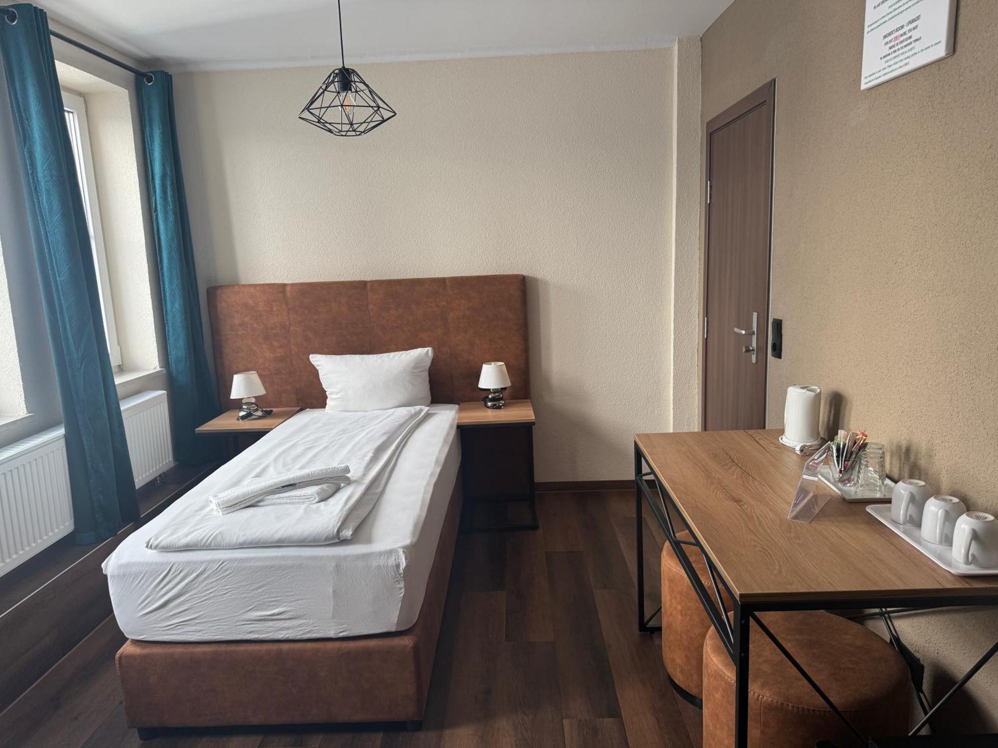 Hotel Capitol Zentrum - 24H - Friedrichshafen Dış mekan fotoğraf