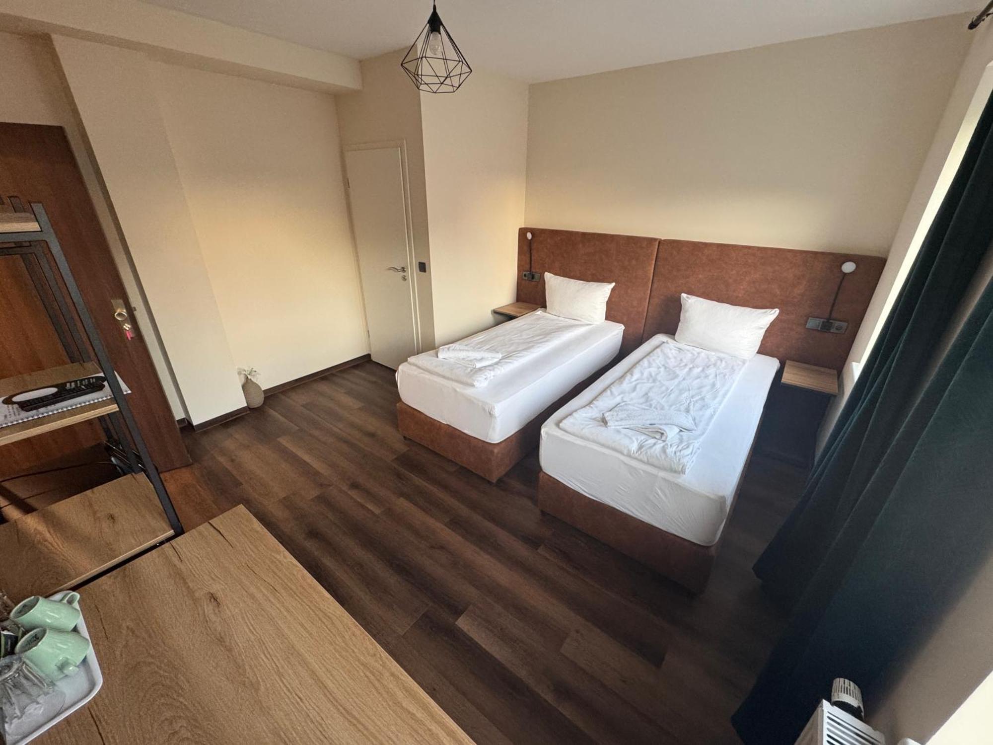 Hotel Capitol Zentrum - 24H - Friedrichshafen Dış mekan fotoğraf