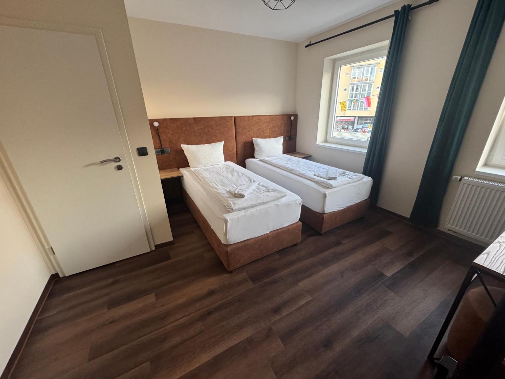 Hotel Capitol Zentrum - 24H - Friedrichshafen Dış mekan fotoğraf