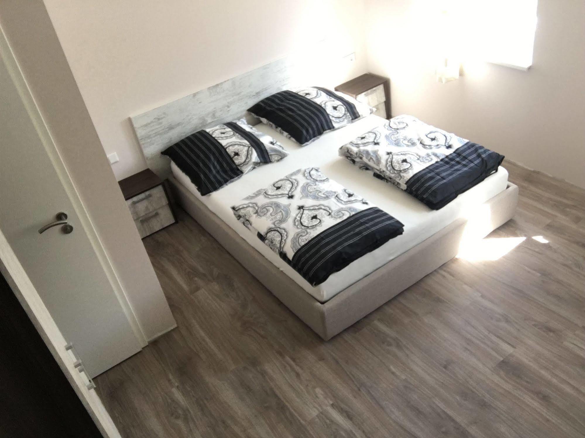 Hotel Capitol Zentrum - 24H - Friedrichshafen Dış mekan fotoğraf